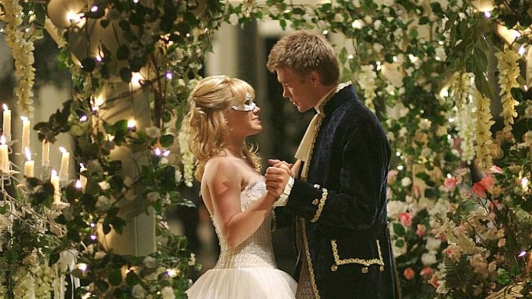 Chad Michael Murray Wore His Iconic 'Cinderella Story' Costume Again! | Hit  Network