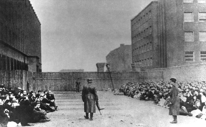 File:Umschlagplatz Warsaw Ghetto 01.jpg