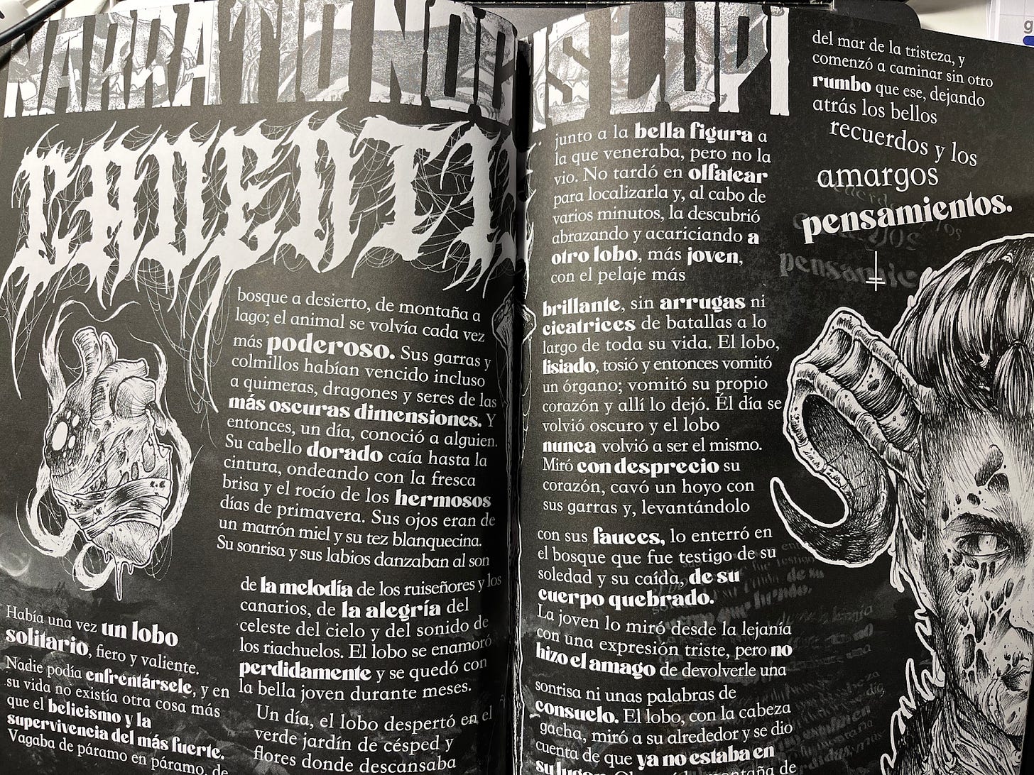 Comics spread, stark black and white, written in Spanish