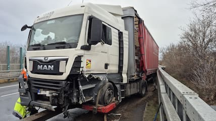 Am Samstagmorgen (25. Januar) führte ein schwerer Unfall auf der A10, bei dem der Fahrer verstarb, zu einer Vollsperrung der Autobahn.







