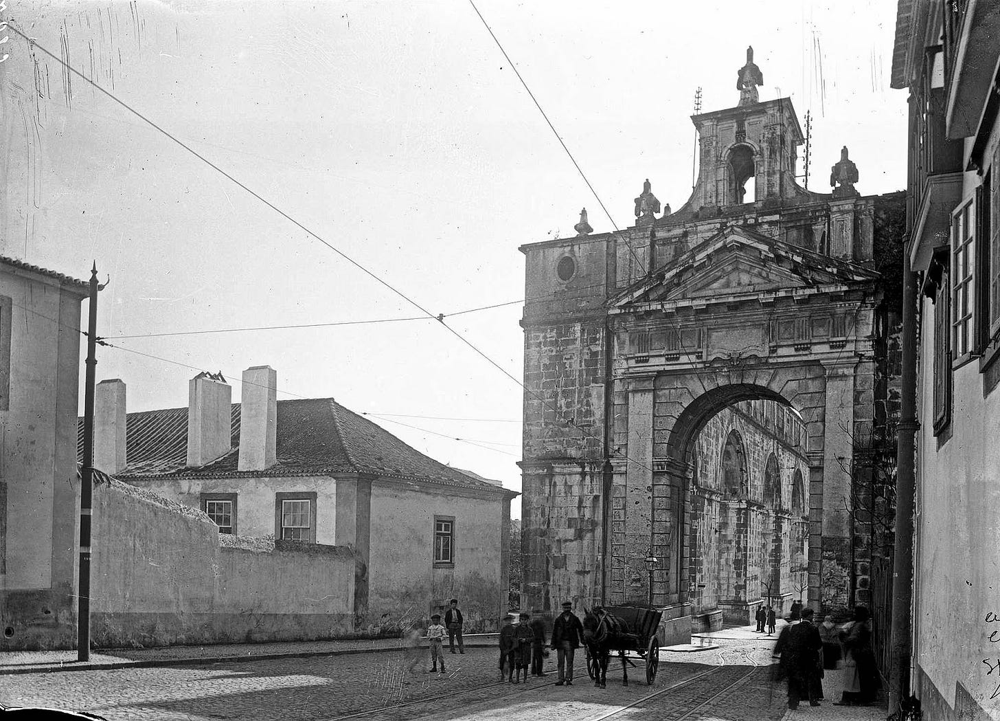Lisboa de Antigamente: Arco triunfal das Amoreiras