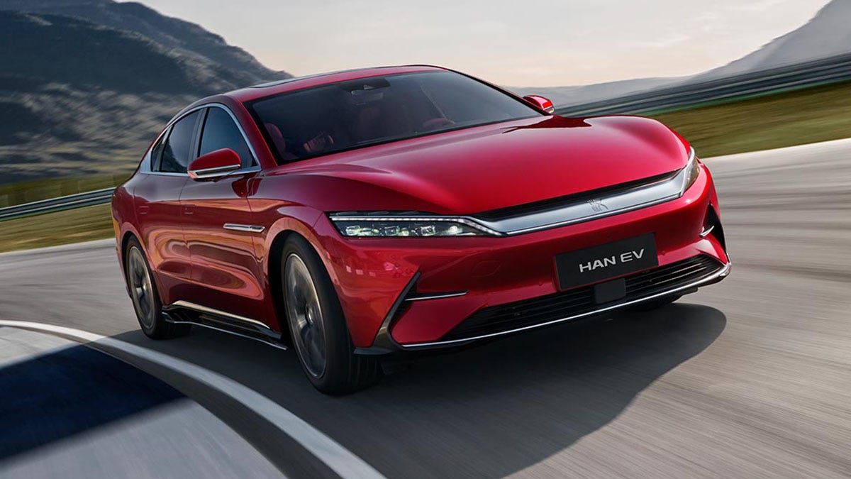 Nuevo BYD Han EV 2022: precio para España de un eléctrico con 550 km de  autonomía... ¡que apunta al Tesla Model S!