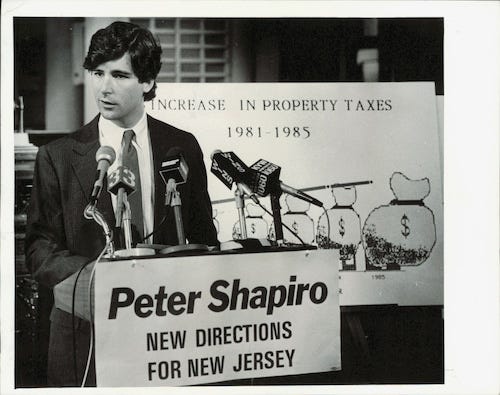 1985 Press Photo Peter Shapiro Speaks at State House News Conference