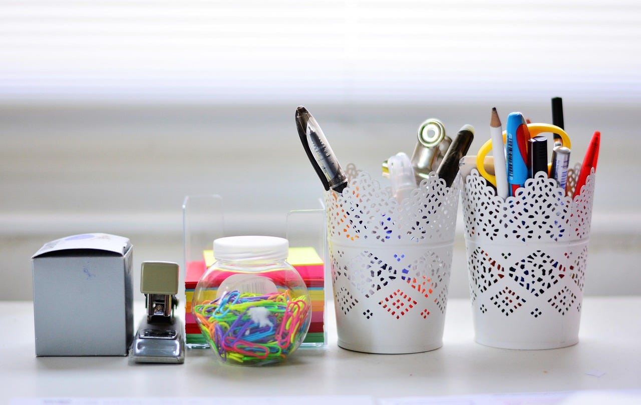 desk accessories, including pens desk accessories, including pens