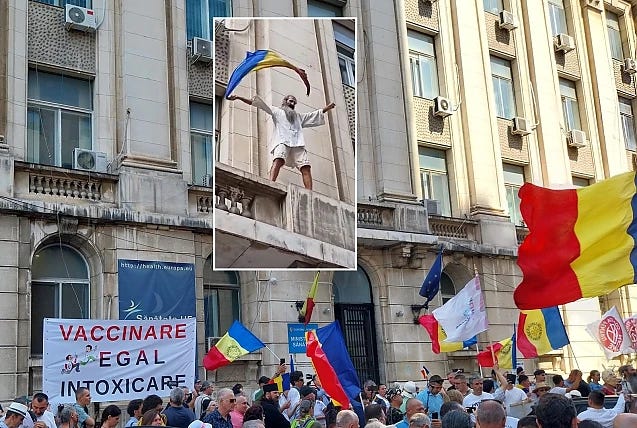 ÉLŐ TOVÁBBÍTÁS: Fűtött légkör a kiszabott oltások elleni tiltakozáson.  Felelős orvosok és a román civil társadalom sürgeti: Mondj NEMET A NEMZETI OLTÁSI STRATÉGIÁJÁRA!  FRISSÍTÉS: A DAC ZÁSZLÓ TÖRTÉNT A MINISZTEREN