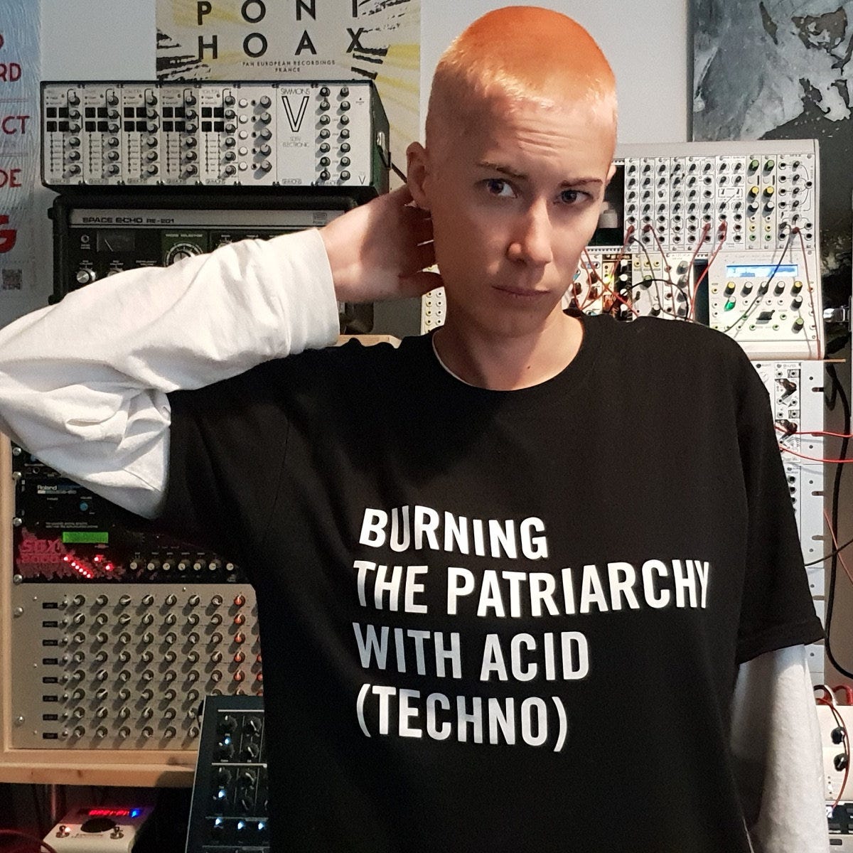 BURNING THE PATRIARCHY WITH ACID (TECHNO) // FUNDRAISER | La Fraicheur