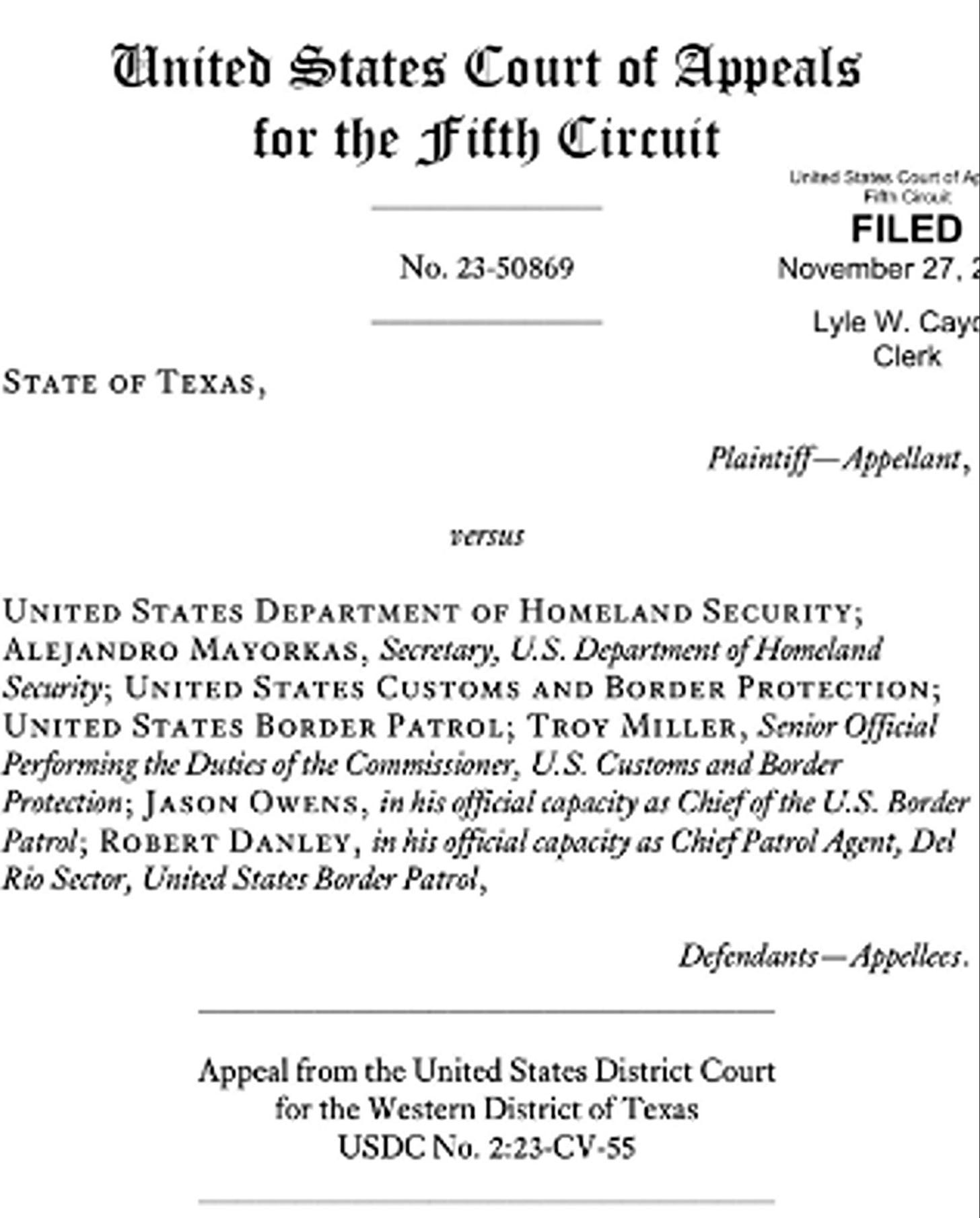 A federal appeals court ruled in Texas' favor and ordered Border Patrol agents not to cut Texas's razor wire installed on the Rio Grande.