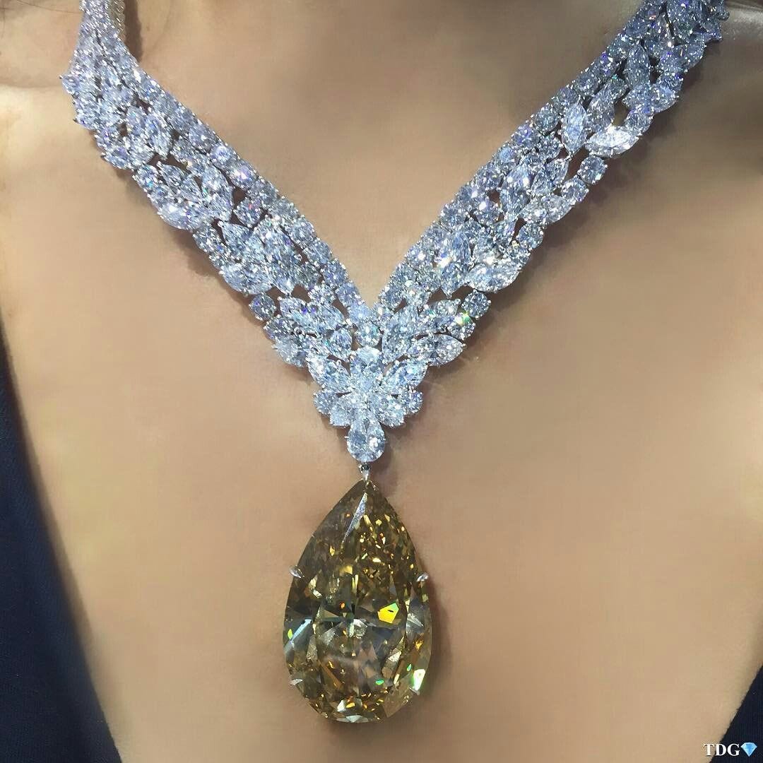 I THINK THIS IS WHAT THEY MEAN BY GO BIG OR GO HOME!!! Some serious rocks  from #ljwestdiamonds , and no, it was… | Beautiful jewelry, Big diamonds  necklace, Jewelry