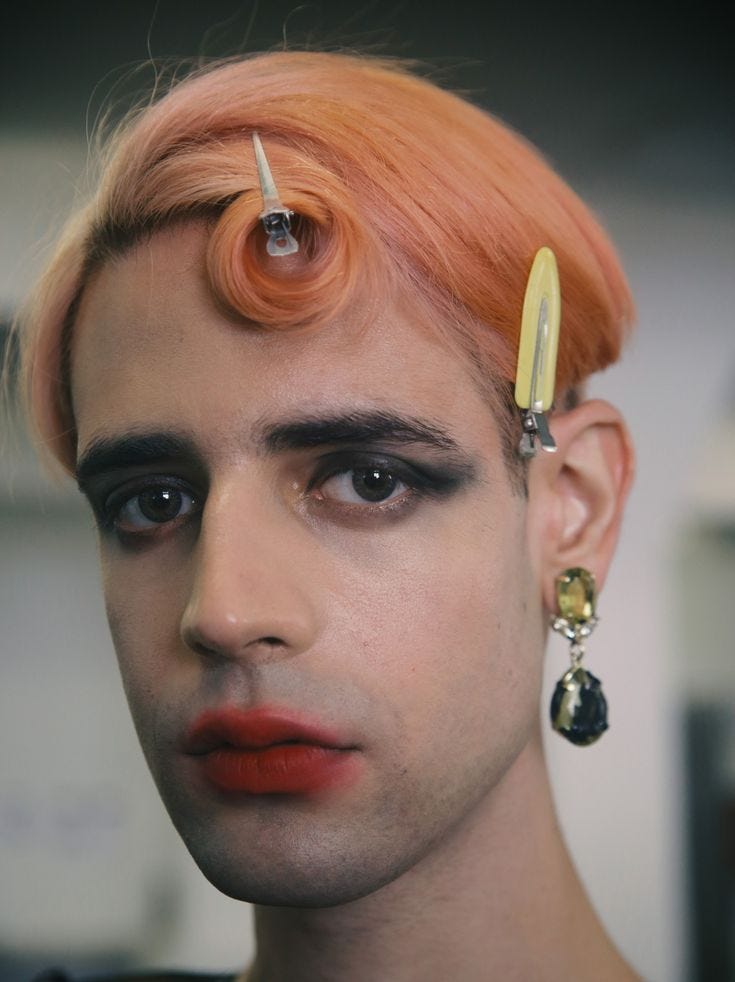 Nonbinary People / Pin by E on non-binary people in 2020 | Non binary people, Photoshoot, People ...