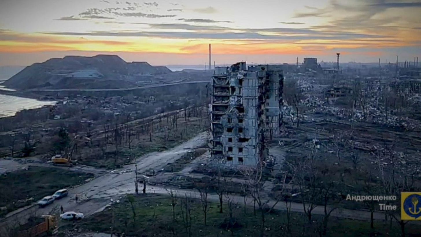 Ucraina: a Mariupol 10mila nuove tombe, i russi demoliranno 50mila case