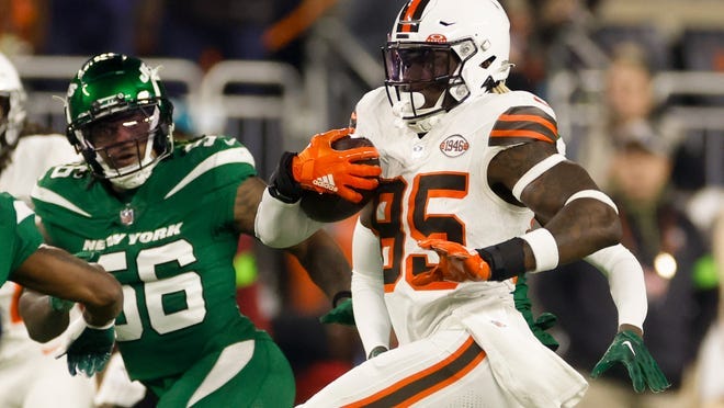 Browns clinch playoff berth with win over Jets