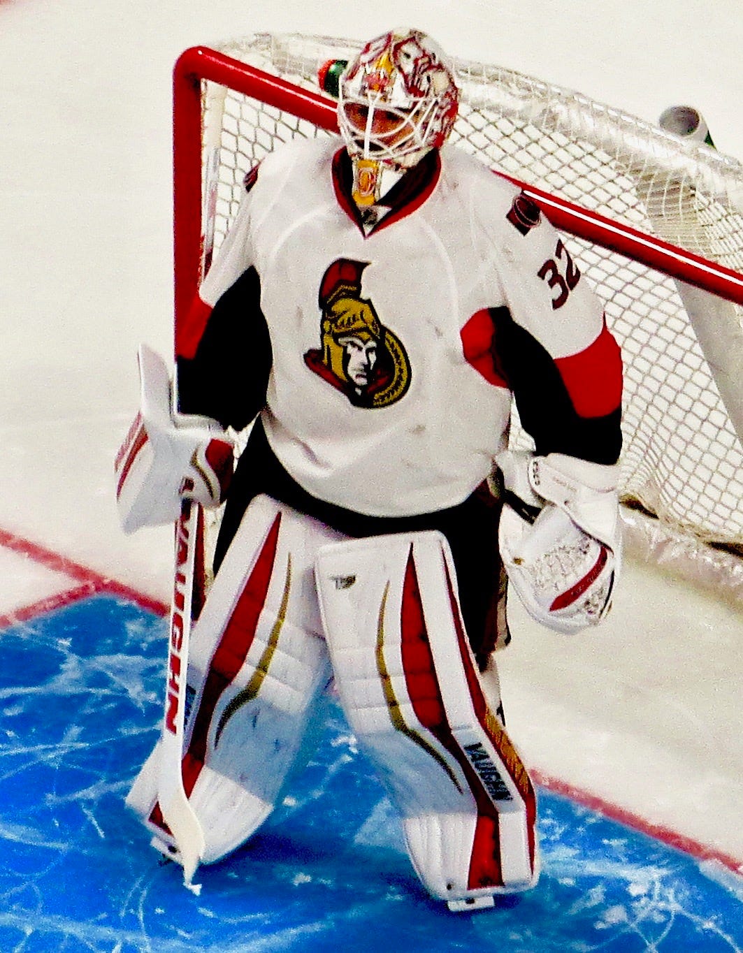 File:Chris Driedger, Montreal Canadiens 3, Ottawa Senators 4, Centre Bell,  Montreal, Quebec (29439729474) (cropped).jpg - Wikimedia Commons