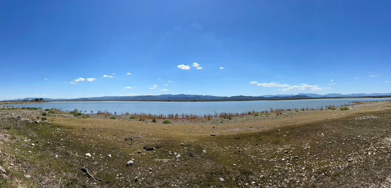 A wide view of a lake

Description automatically generated