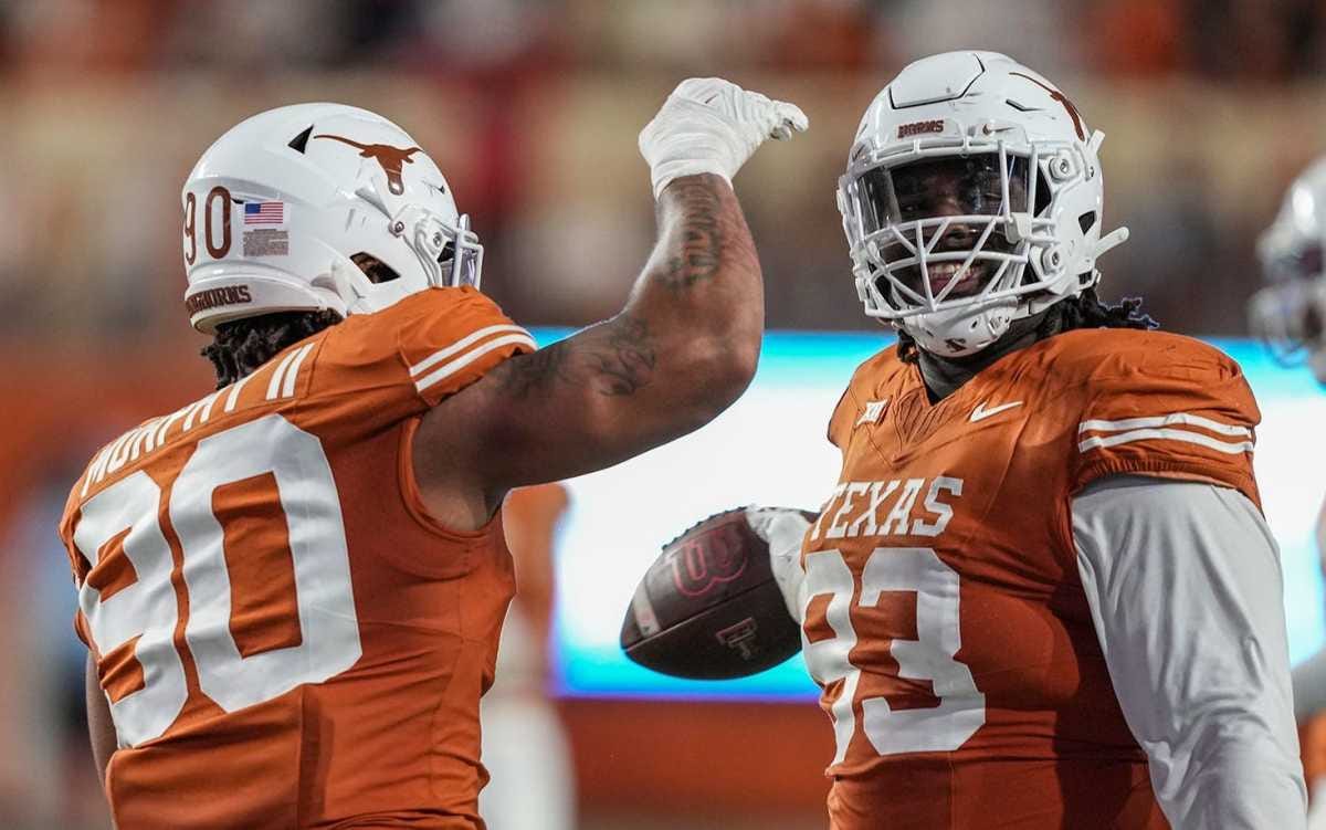 Texas Longhorns T'Vondre Sweat, Byron Murphy and Xavier Worthy Named AP  All-Americans - Sports Illustrated Texas Longhorns News, Analysis and More