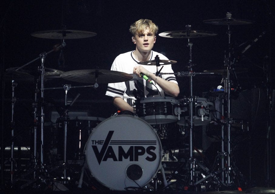 The Vamps’ Tristan Evans Proposes to Longtime Girlfriend Anastasia Smith