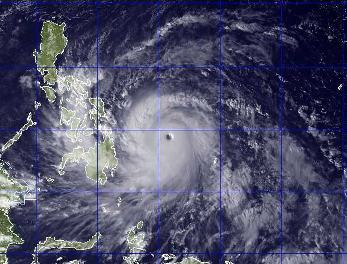 Thousands flee before big typhoon hits Philippines | Inquirer News