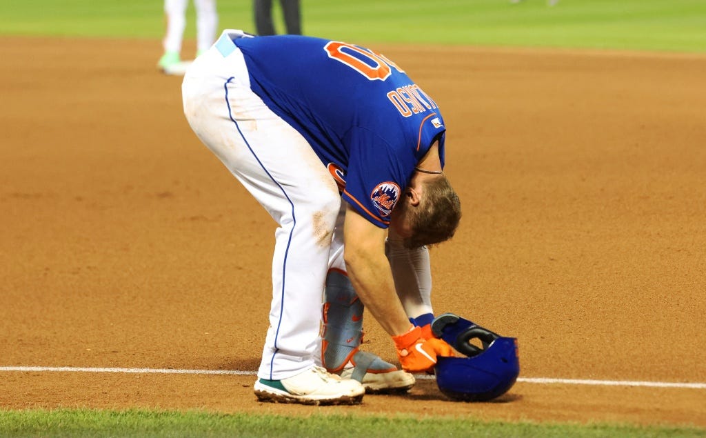 Pete Alonso reacts during the Mets' loss to the Dodgers on July 15. 