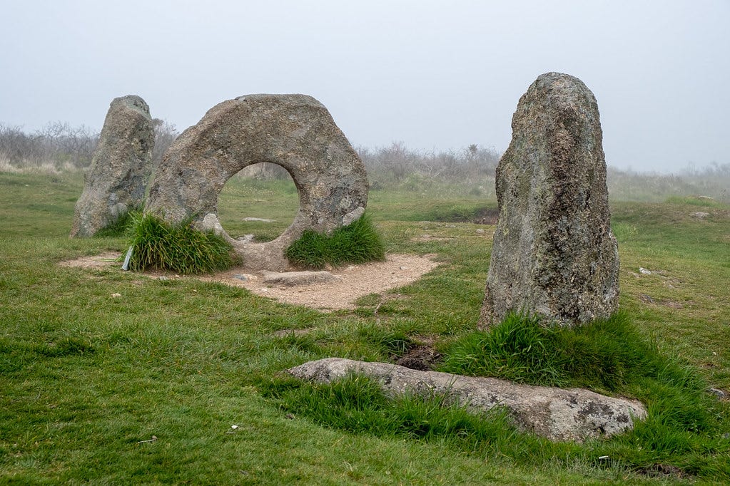 Mên-an-Tol standing stones | Mên-an-Tol is supposed to have … | Flickr