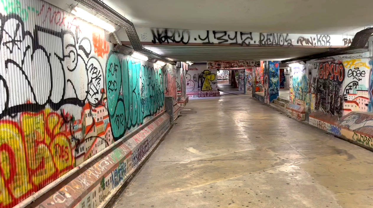 Photo of graffiti art in an underpass at Alcantara railway station