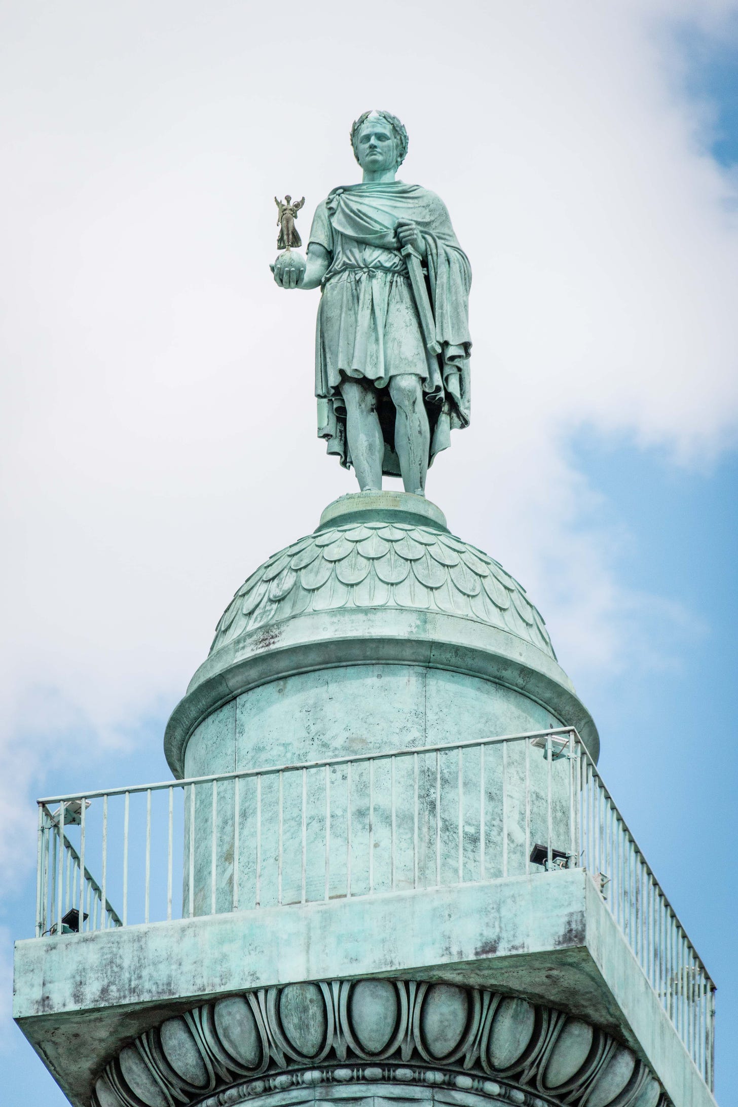 Napoléon en César sur la colonne Vendôme : Statues : Place Vendôme : 1er  arrondissement : Paris : Routard.com