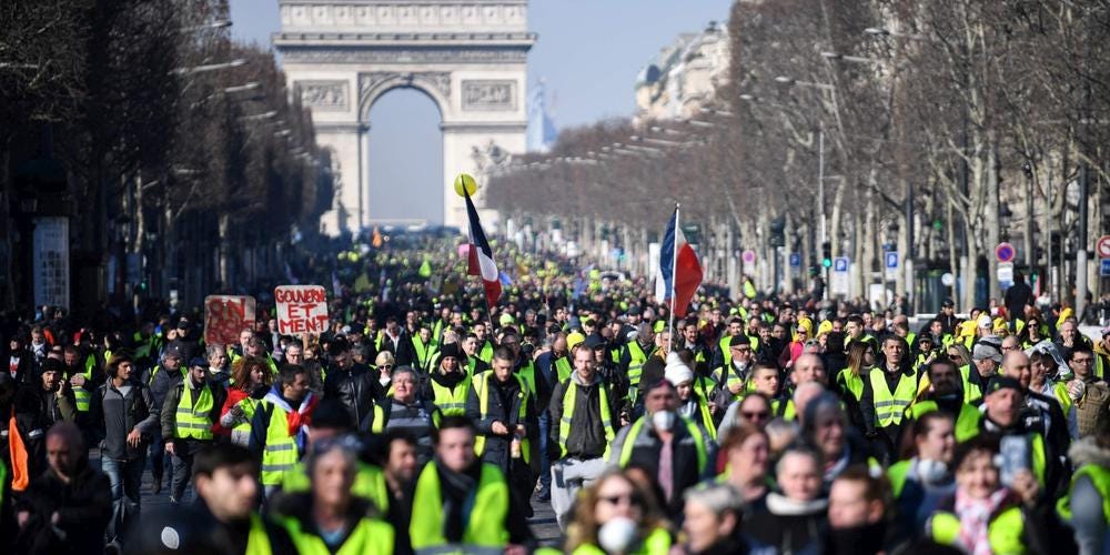 Gilets jaunes : plusieurs d'entre eux ont manifesté à Paris pour les quatre  ans du mouvement