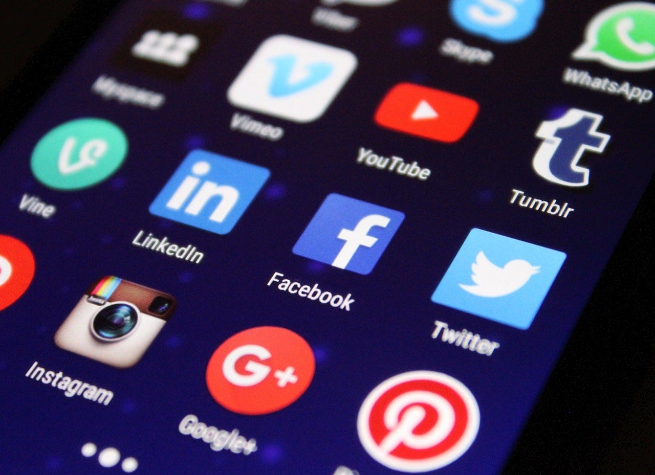 media-998990_1280 Image by Pixelkult from Pixabay