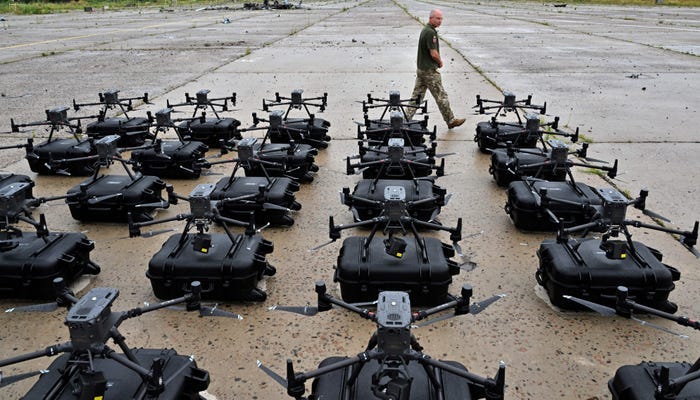 Drones in Ukraine Fight Each Other, Run Ammo and Supplies - Business Insider