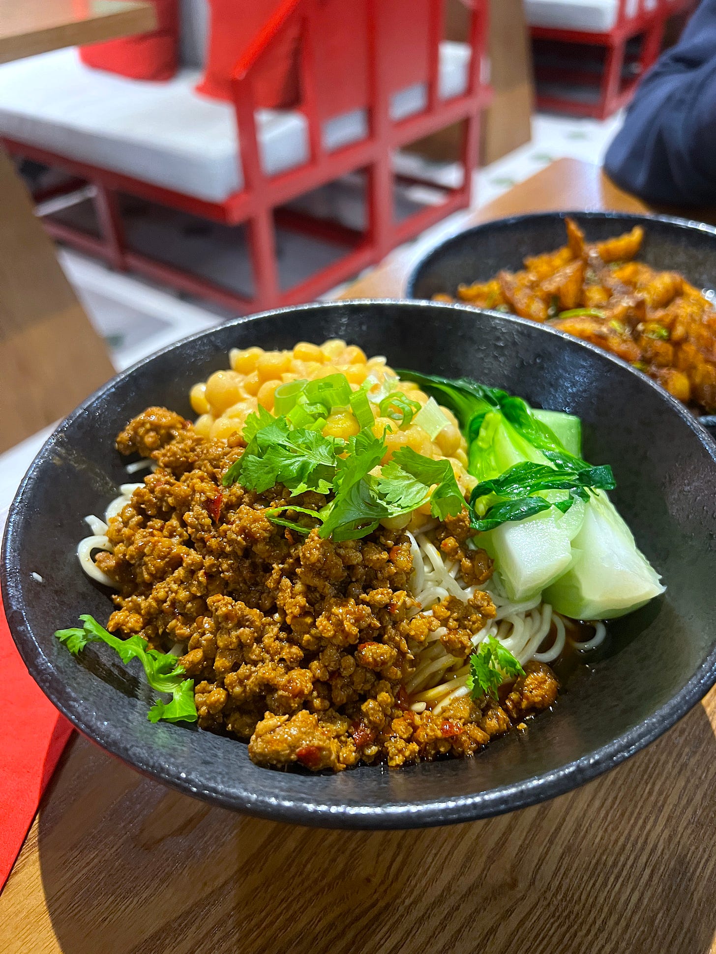 wan za mian noodles at noodle alley