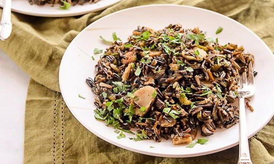 Wild rice with sage and croutons