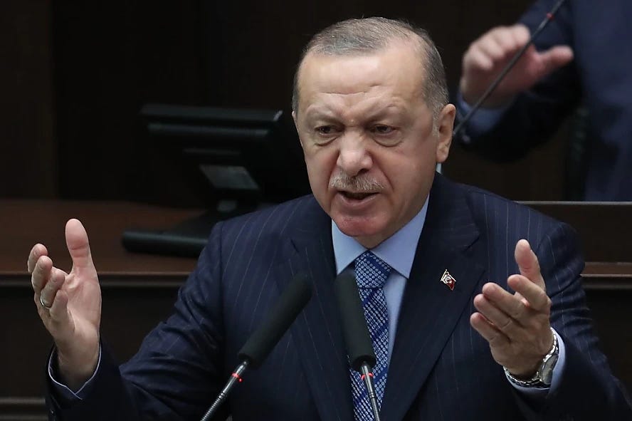 Erdogan kemény vádak Izrael ellen: "Ön városok bombázásával és civilek meggyilkolásával kérkedik"
