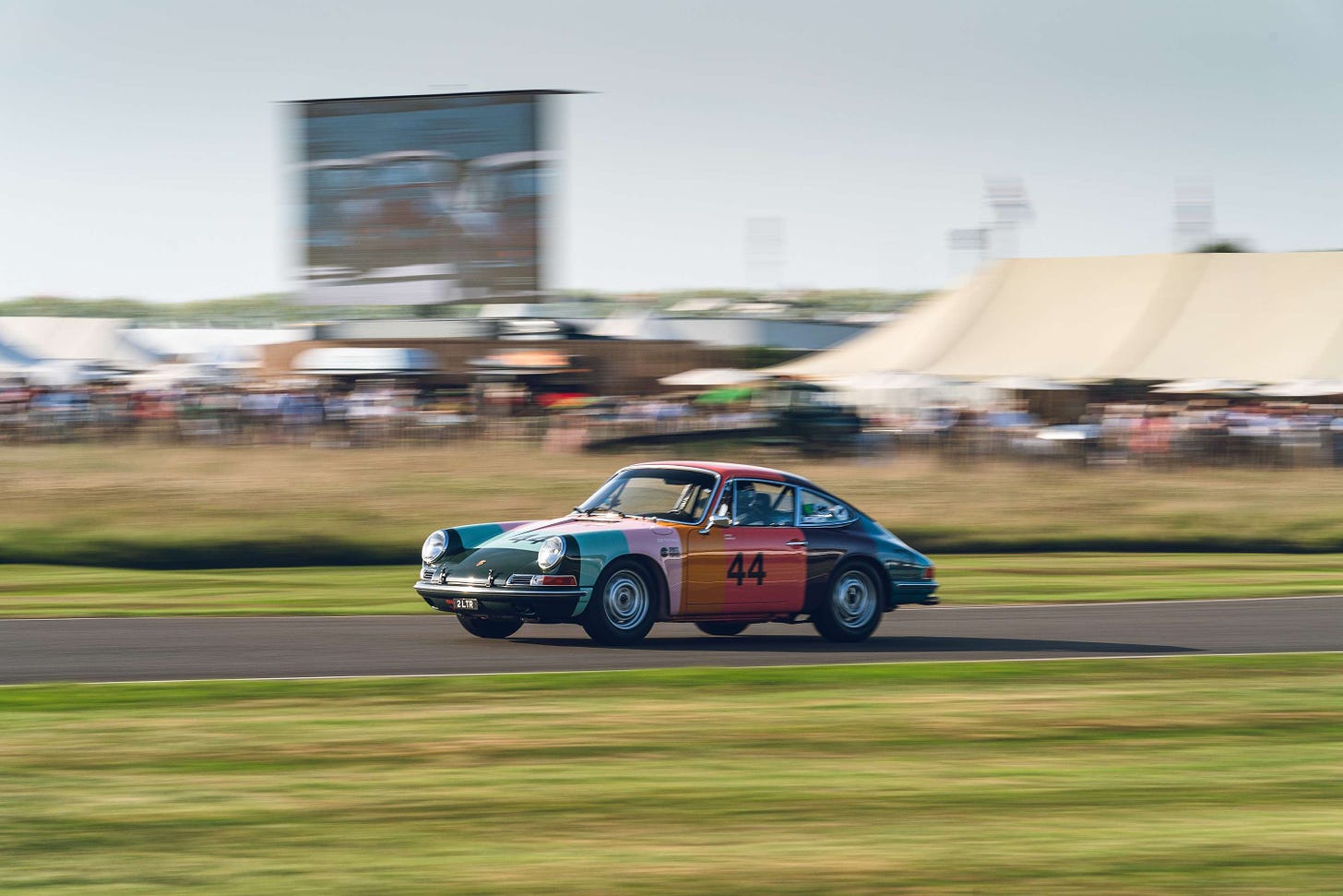 A Porsche 911 at the Fordwater Trophy.