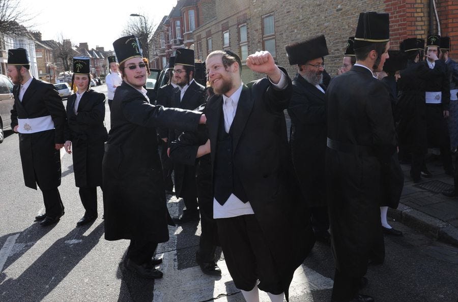 Judeus ortodoxos em Stamford Hill em 2012