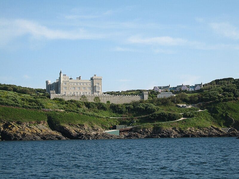 File:Brecqhou - Barclay Brothers Castle.jpg