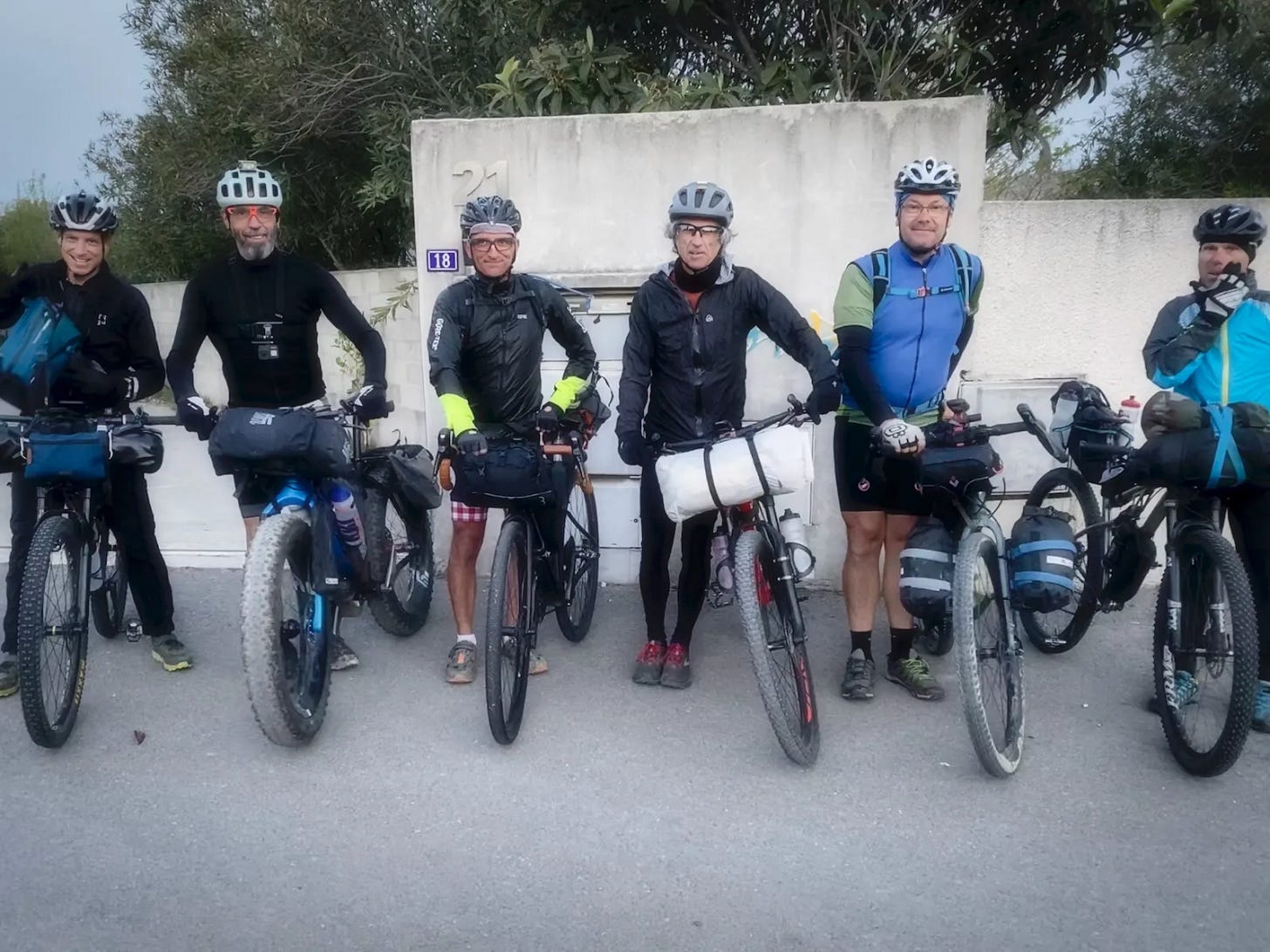 Les six compères Les six compères