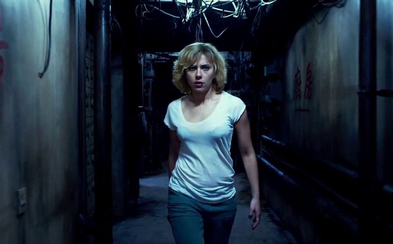 AMAZONAS ATUAL - Scarlett Johansson domina tudo em 'Lucy'