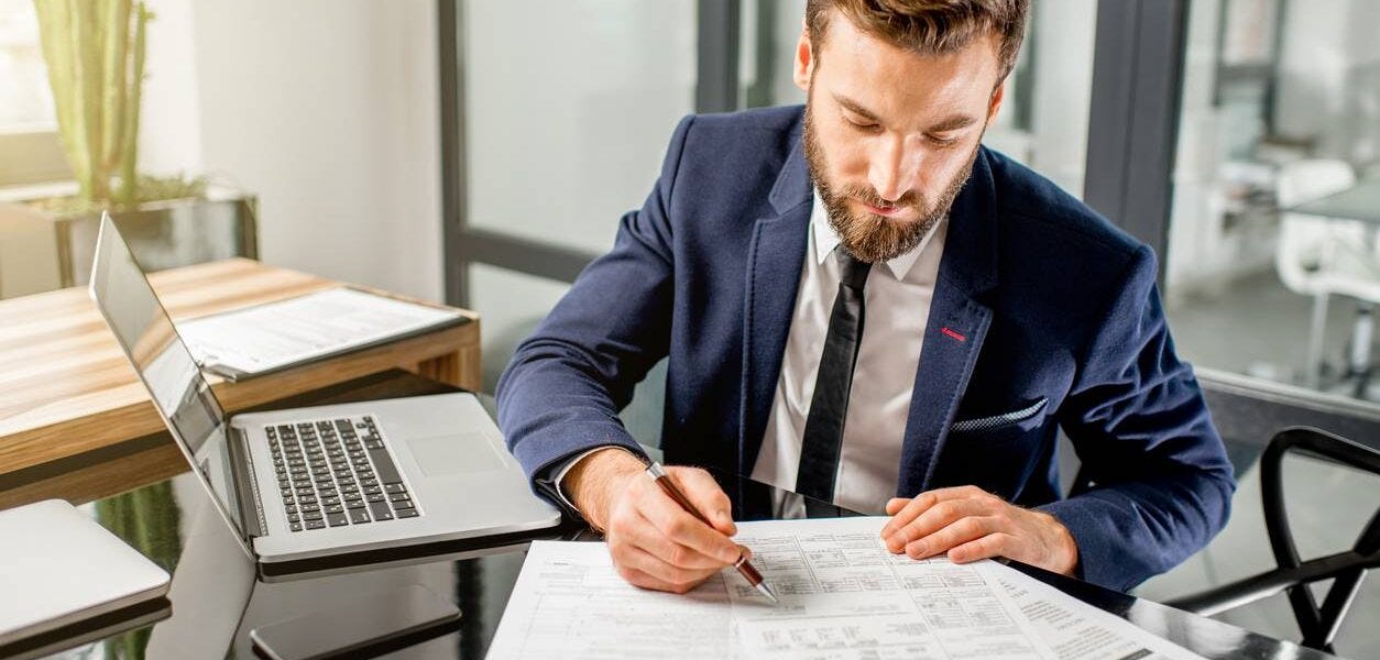 Banque : Etat du marché de l'emploi (recrutement & départ)