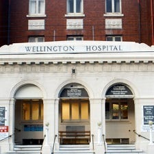 Old_Wellington_Hospital_entrance
