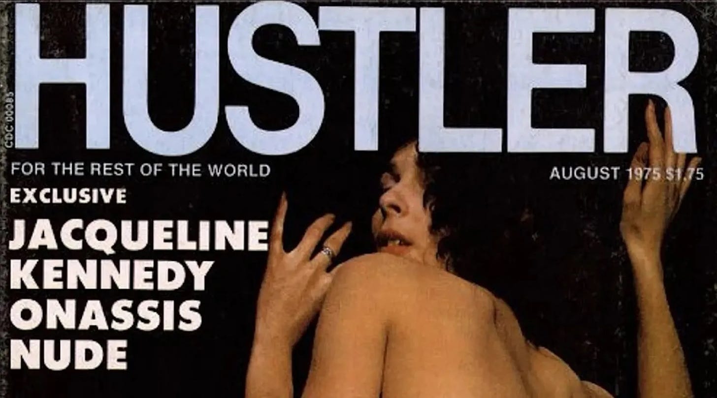 El nombre de Jacqueline Kennedy Onassis en la tapa de la revista Hustler, edición de agosto de 1975