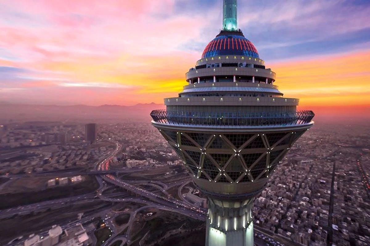 Esplorando l'iconica Torre Milad: la meraviglia architettonica moderna di  Teheran - irun2iran