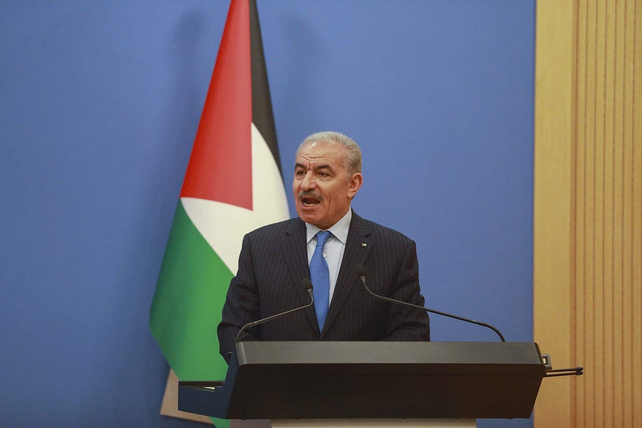 Palestinian Authority Prime Minister Mohammad Shtayyeh receives Italian Prime Minister Mario Draghi in  Ramallah, June 14, 2022. Photo by Flash90.