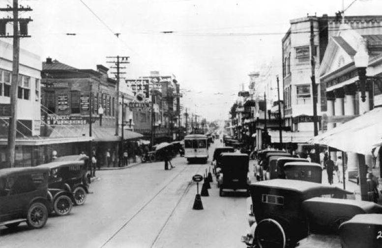 Electric Trolley car on Flagler Street in 1922.