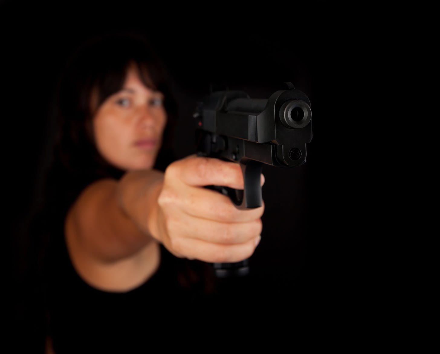 women-with-guns-avoid-assault-an
