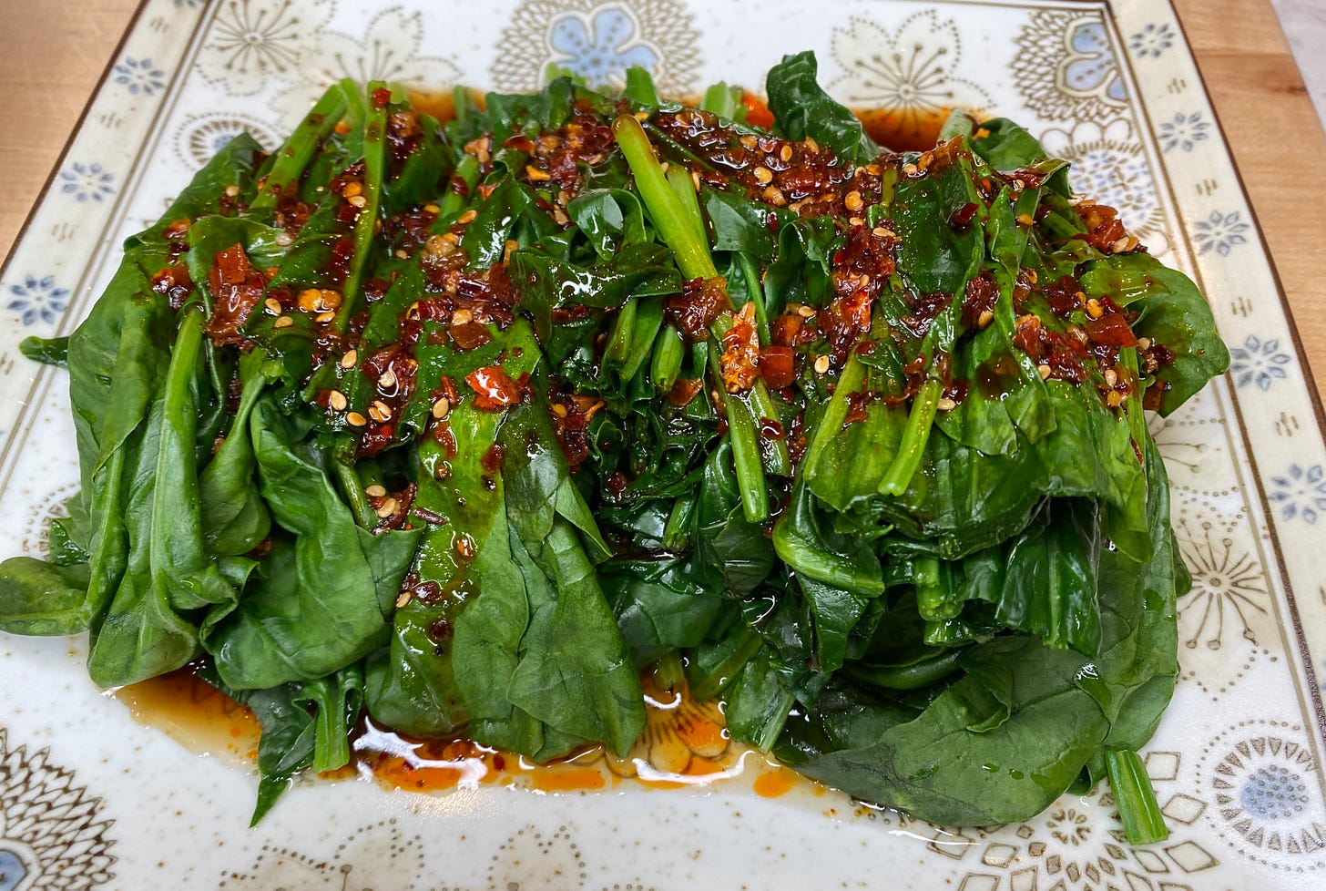 Spinach in spicy, sour sauce