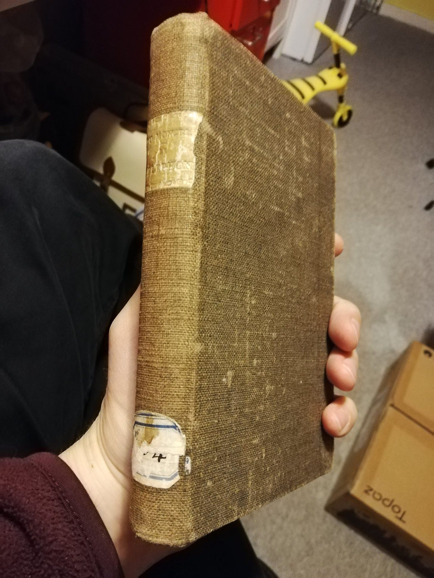 Second edition copy of Le Telephone, Le Microphone et Le Phonographe by Le Comte Th. Du Moncel (1880). A yellowing hardback book, in medium condition.