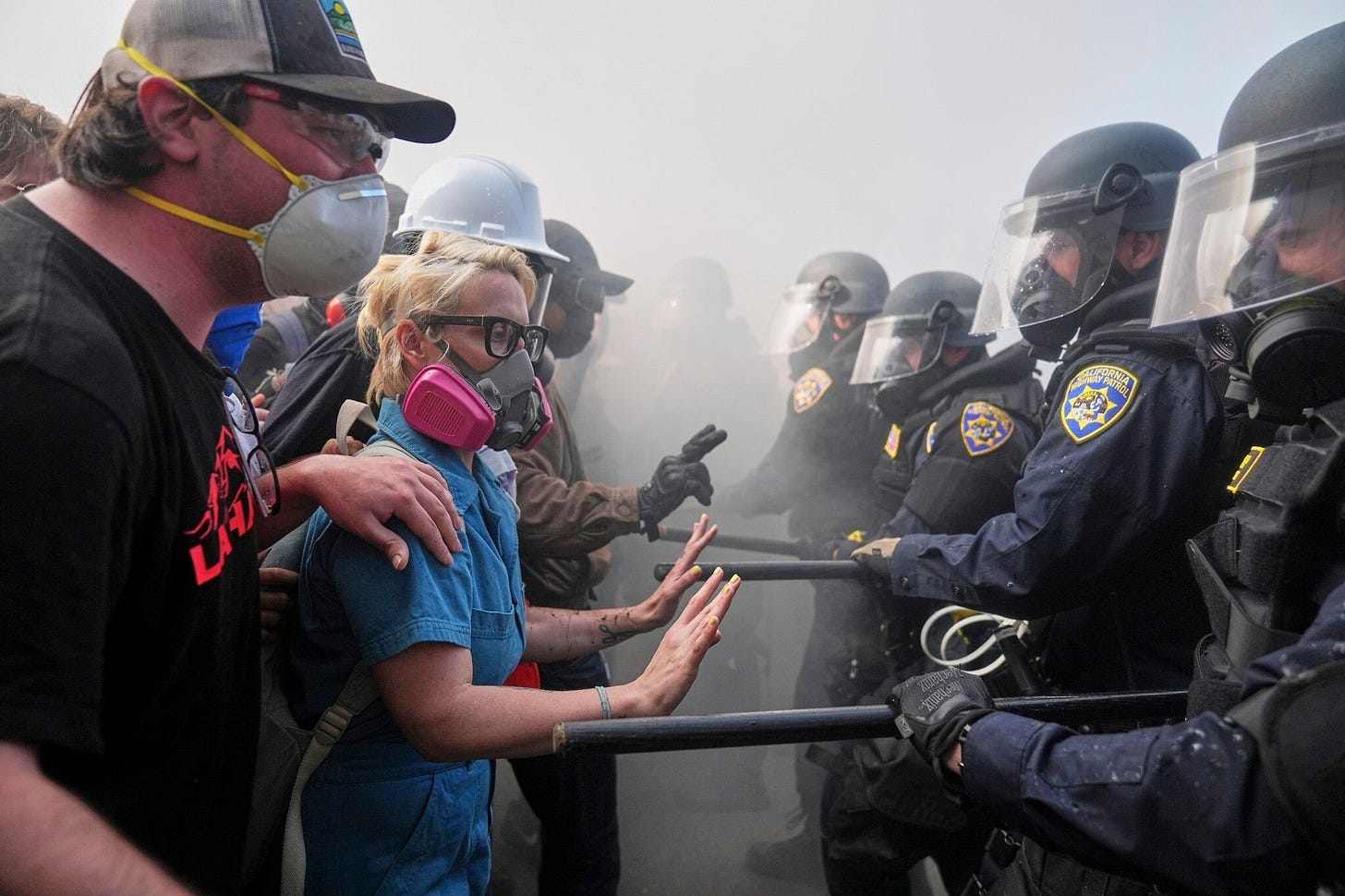 Violent protests in Los Angeles after Trump deploys National Guard on streets | The Times of Israel Violent protests in Los Angeles after Trump deploys National Guard on streets | The Times of Israel