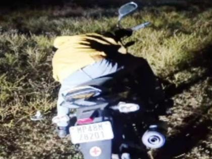 Sudden Death Caught on CCTV Camera in MP: Man Dies of Heart Attack While Riding Bike in Betul | Sudden Death Caught on CCTV Camera in MP: Man Dies of Heart Attack While Riding Bike in Betul