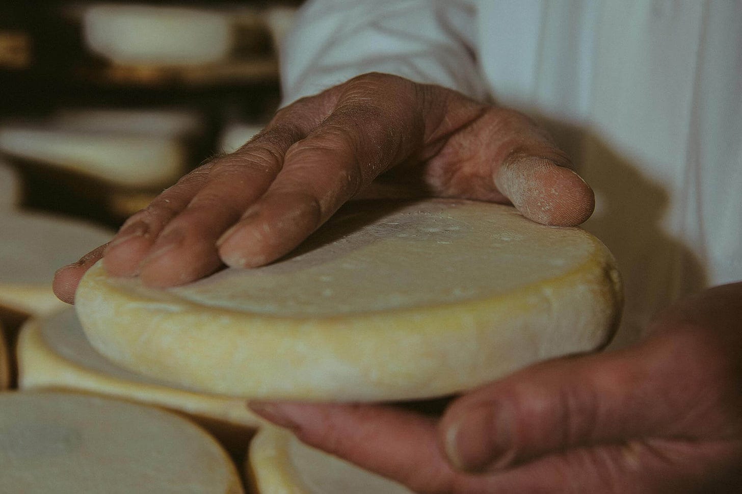 Les secrets de l'affinage du fromage - Joseph Paccard - Artisan affineur  fromages fermiers de Savoie