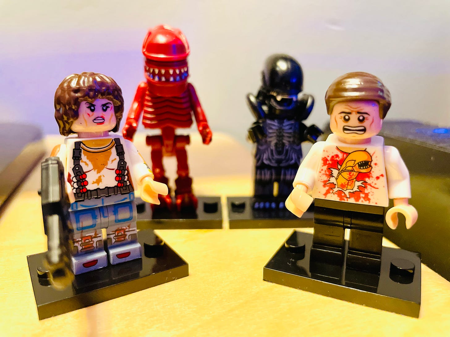 Lego minifigures from the Alien movies