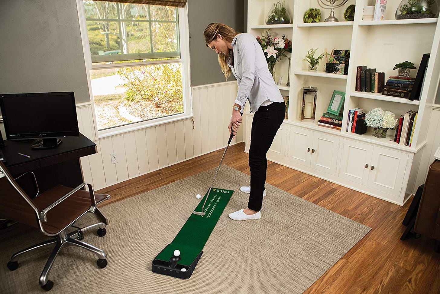 SKLZ Accelerator Pro Indoor Putting Green hot sports gift guides