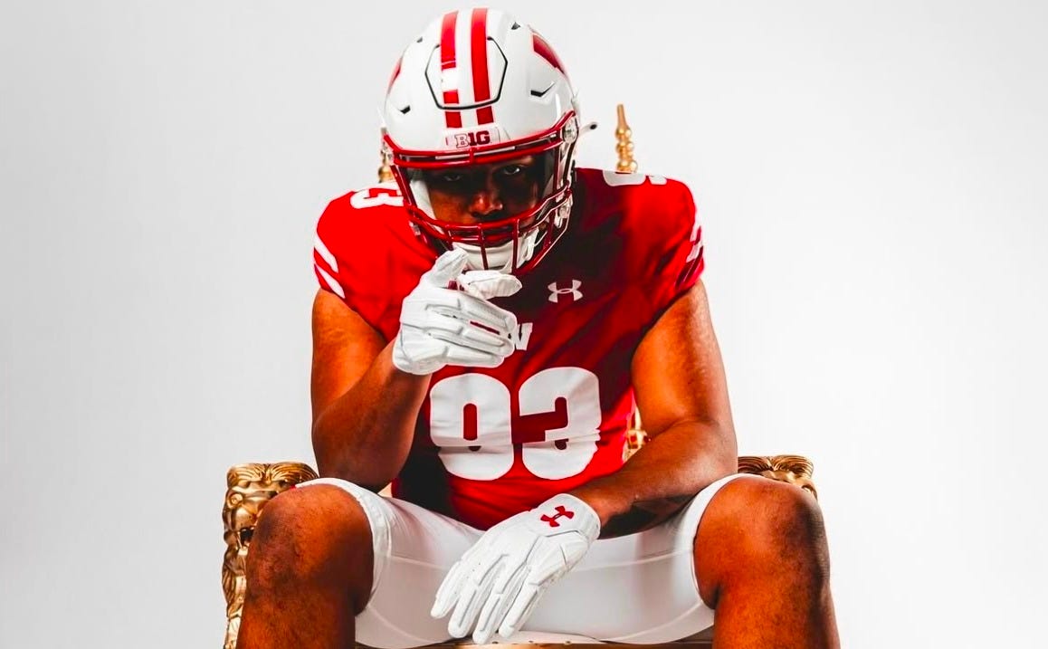 Former Western Michigan defensive lineman Corey Walker has committed to the Wisconsin Badgers